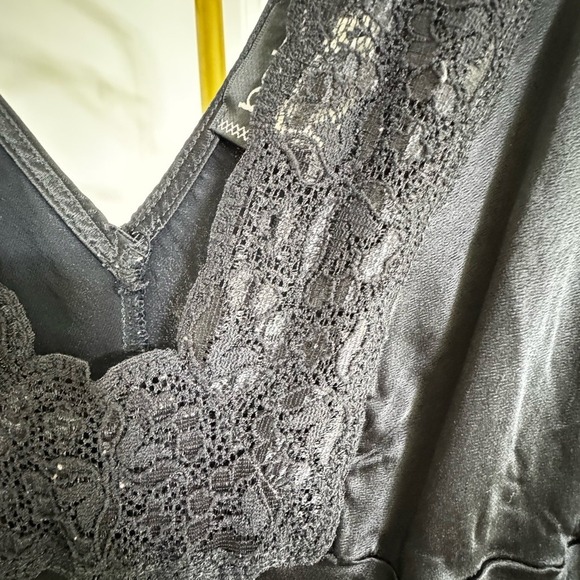 Y2K‎ Vintage Black Satin Slip V Neck Coquette Dress Lace Trim L Elena Gilbert - Picture 8 of 9